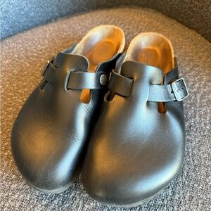 SOLD Birkenstock Boston Black 36R Soft Footbed